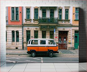 Πίνακας, Vintage Van in Urban Setting Vintage Van σε αστικό περιβάλλον