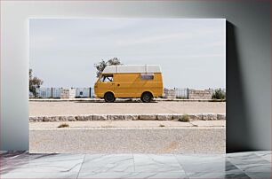 Πίνακας, Vintage Yellow Van on Coastal Road Vintage Yellow Van στον Παράκτιο Δρόμο