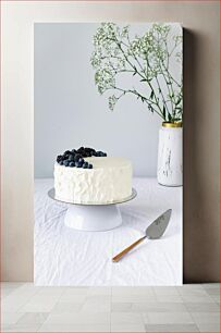 Πίνακας, White Cake with Berries and Flowers Λευκό κέικ με μούρα και λουλούδια