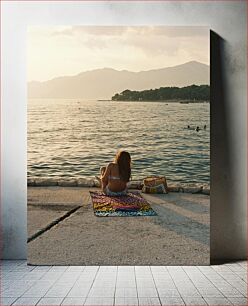 Πίνακας, Woman by the Sea with Distant Mountains Γυναίκα δίπλα στη θάλασσα με μακρινά βουνά