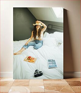 Πίνακας, Woman Enjoying Morning in Bed Γυναίκα που απολαμβάνει το πρωί στο κρεβάτι