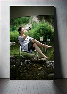 Πίνακας, Woman Enjoying Wine by the Stream Γυναίκα που απολαμβάνει το κρασί δίπλα στο ρεύμα