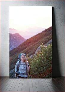 Πίνακας, Woman Hiking in Mountain Landscape at Sunset Γυναίκα που κάνει πεζοπορία στο ορεινό τοπίο στο ηλιοβασίλεμα