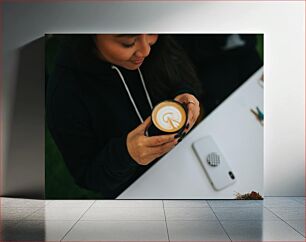 Πίνακας, Woman Holding a Latte Γυναίκα που κρατά ένα Latte