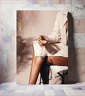 Πίνακας, Woman Holding Glass of Wine Γυναίκα που κρατά ένα ποτήρι κρασί