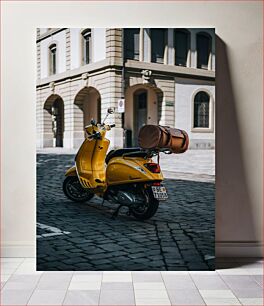 Πίνακας, Yellow Scooter on Cobblestone Street Κίτρινο σκούτερ στην Cobblestone Street